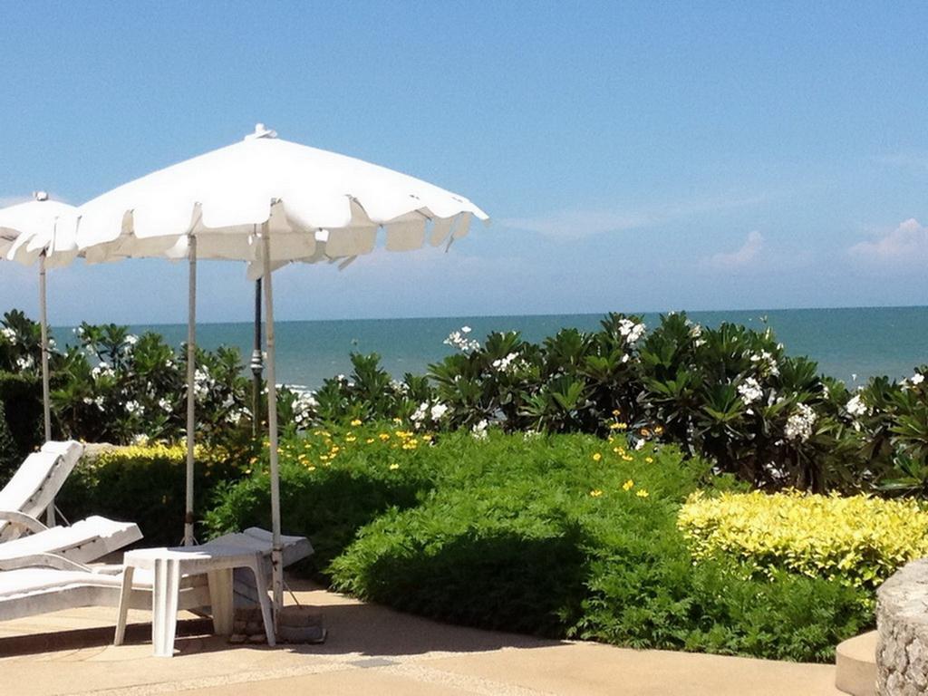Cha-Am Beach Club Exterior photo